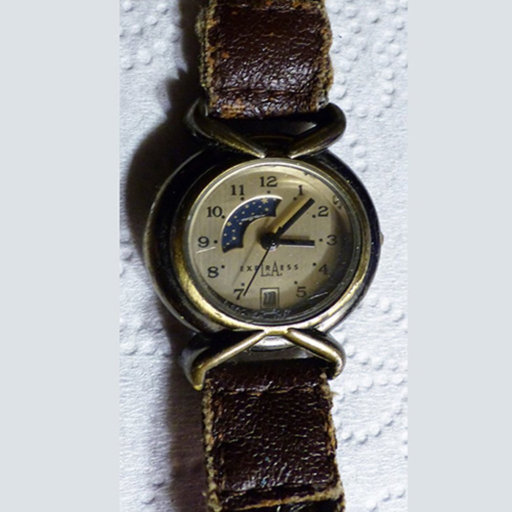 Nice LA Express Moon Phase Ladies Quartz Wristwatch 100' Water Resistant